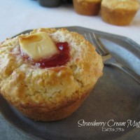 Strawberry Cream Muffins / Call Me PMc
