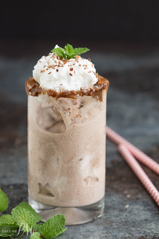 It's a milkshake, a smoothie, a cocktail, a dessert, a very good! Skinny Bailey's Banana Smoothie It's a milkshake, a smoothie, a cocktail, a dessert, a very good! Skinny Bailey's Banana Smoothie