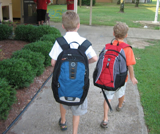 2 boys