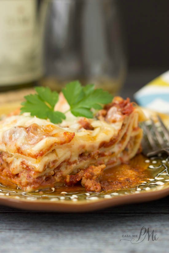 Easy Lasagna Recipe - world's best lasagna, everyone should have this recipe in their collection! Easy Lasagna Recipe -Italian comfort food classic|