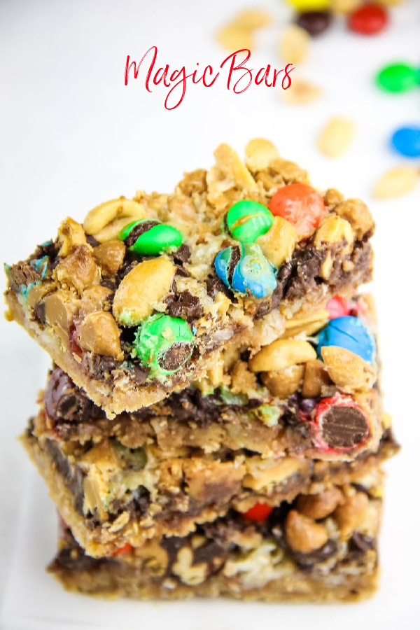 Graham Cracker Cookie Bars, with or without coconut, has a graham cracker crust that topped with layers of ingredients. #hellodolly #7layerbars #magicbars #magiccookiebars #grahamcrackers #dessert #recipe #chocolate #chocolatechips Graham Cracker Cookie