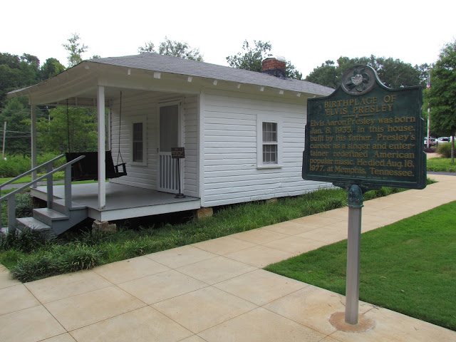birthplace Elvis Presley sign birthplace Elvis Presley sign