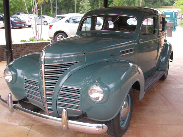 This is the model and year car that the Presley's drove in their move to Memphis. This is the model and year car that the Presley's drove in their move to Memphis.