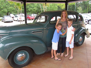 This is the model and year car that the Presley's drove in their move to Memphis. This is the model and year car that the Presley's drove in their move to Memphis.