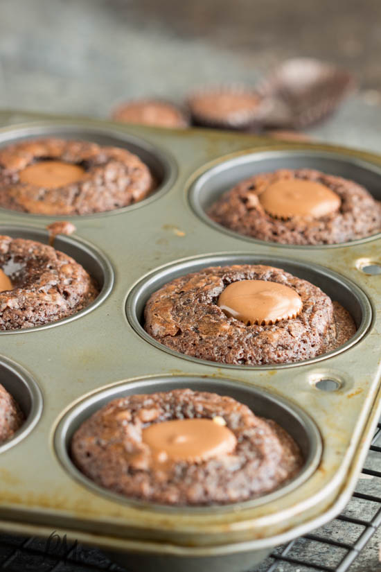 Brownie Bites recipe foolproof dessert recipe. Great for kids to help make!