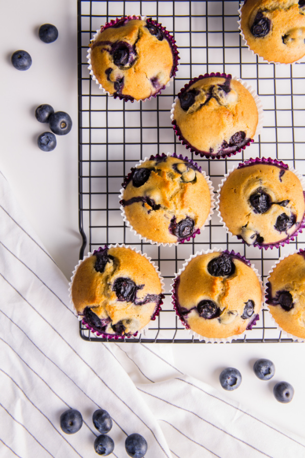 Get bakery-style that are buttery, soft, and fluffy with my Quick Blueberry Muffins. This recipe is a must-make, must-have in your breakfast recipe arsenal! #muffin #recipe #breakfast #breakfastrecipes #callmepmc #muffinrecipes muffins