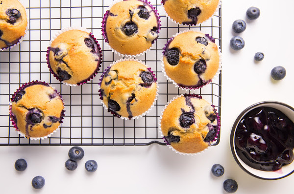 Get bakery-style that are buttery, soft, and fluffy with my Quick Blueberry Muffins. This recipe is a must-make, must-have in your breakfast recipe arsenal! #muffin #recipe #breakfast #breakfastrecipes #callmepmc #muffinrecipes muffins