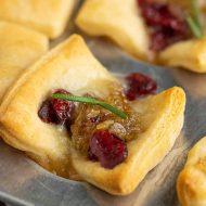 BAKED CRANBERRY BRIE BITES