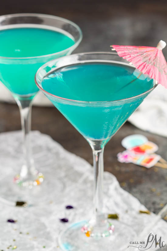 Memphis Blues Martini from The Peabody, a pretty sea blue drink perfect for sipping, entertaining, and girl's night. It looks great and tastes even better! #martini #memphisblues #thepeabody #cocktail #peabodyhotel #memphis #recipe