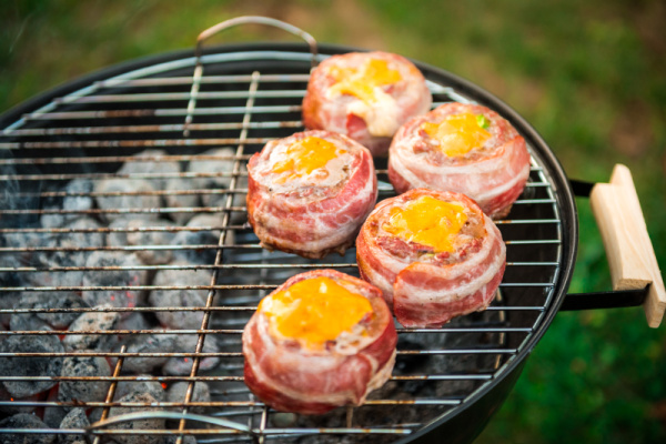  Beer Can Bacon Burgers 