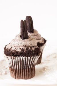 OREO FROSTED CHOCOLATE CUPCAKES