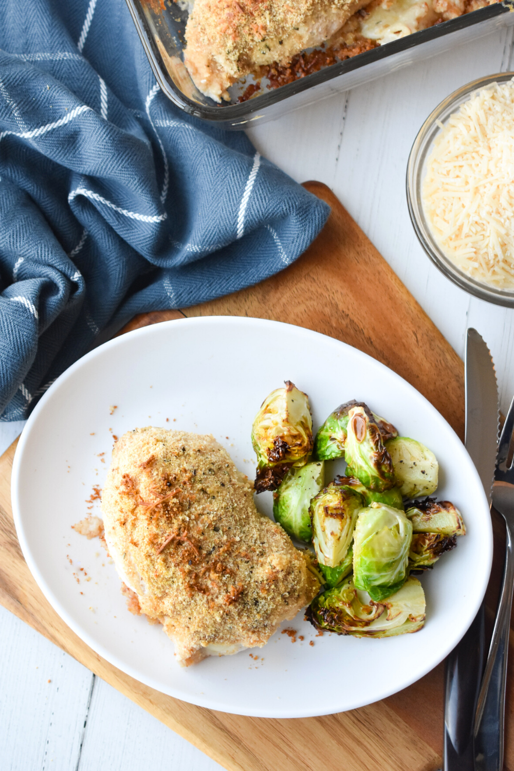 Cheese Stuffed Chicken Breasts, this ridiculously delicious dinner recipe is surprisingly easy to prepare! It's lower in carbs and takes only about 10 minutes to prepare. #chicken #recipe #cheese #stuffedchicken #dinner #familyfavorite #easy