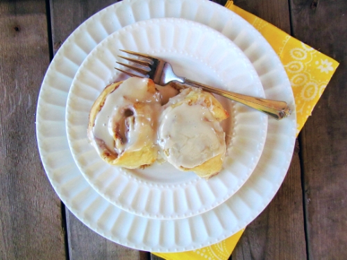 Cinnamon Rolls with Maple Glaze 