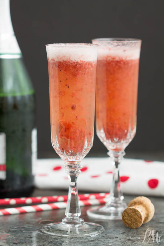 Refreshing Strawberry Fizz Cocktail