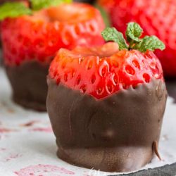 CHOCOLATE COVERED STRAWBERRY SHOOTERS