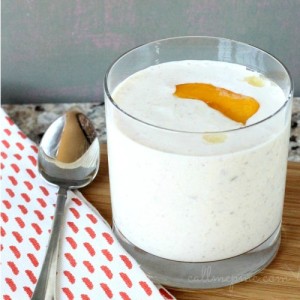 SKINNY PEACH GREEK YOGURT SMOOTHIE