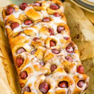 SAUSAGE CINNAMON ROLL MONKEY BREAD