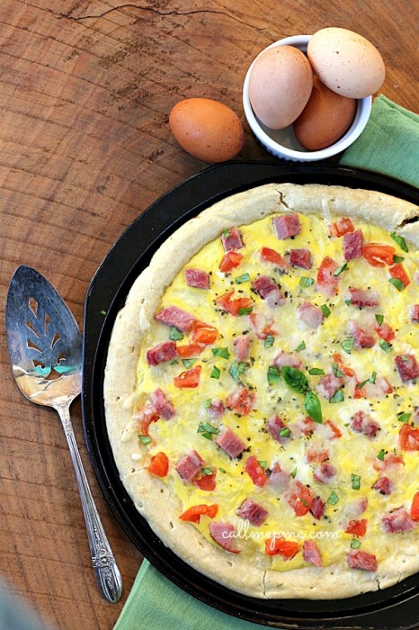 Breakfast pizza egg ham cheese