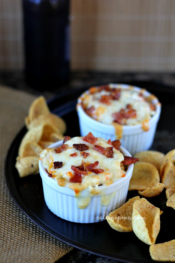 vol van smaak, deze Bacon Kip Jalapeno Dip zal snel uw favoriete dip voor entertainment en Spel dag geworden. 