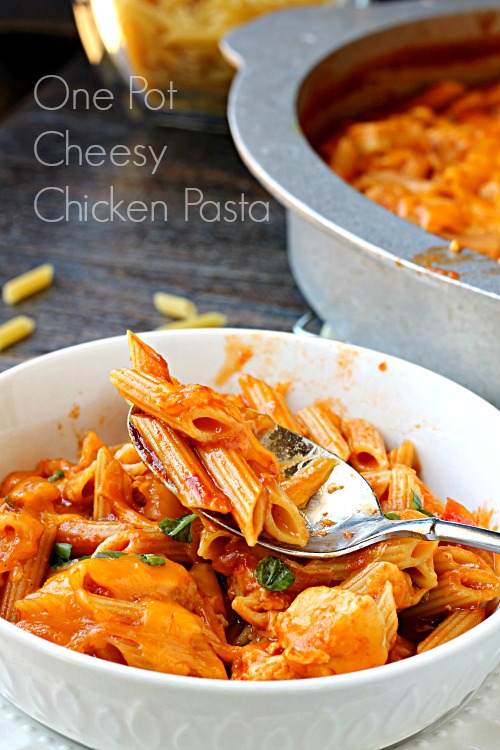 One Pot Cheese Chicken Pasta Manwich