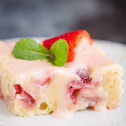 Fresh Strawberry Yogurt Cake