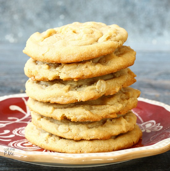 Peanut Butter Oatmeal Cookie Recipe. Easy Peanut Butter Oatmeal Cookie Recipe are perfectly soft and gooey in the center with crisp, chewy edges. A simple recipe that I love to bake and eat! It's sure to become your favorite too.