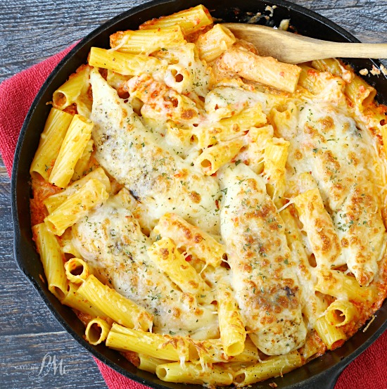 CREAMY ROASTED RED PEPPER CHICKEN PASTA