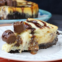 Rolo Cheesecake Recipe with chocolate cookie crust, easy dessert recipe