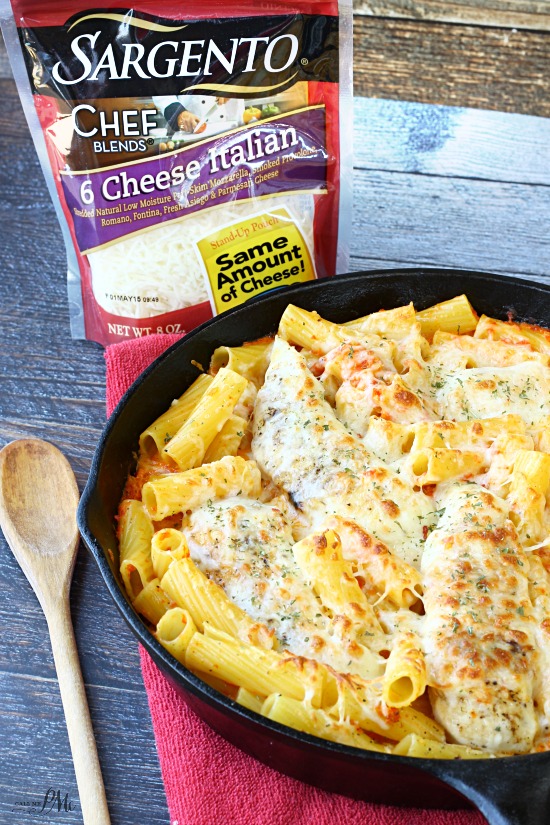 Creamy sauce. Chicken Recipe. Creamy Roasted Red Pepper Chicken Pasta is my new obsession! This restaurant quality dish is attributed to the flavorful, creamy and cheesy roasted red pepper sauce. CREAMY ROASTED RED PEPPER CHICKEN PASTA