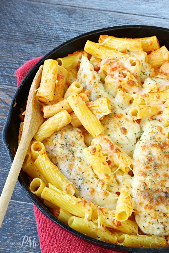 Family favorite meal. pasta, creamy sauce! chicken. Creamy Roasted Red Pepper Chicken Pasta is my new obsession! This restaurant quality dish is attributed to the flavorful, creamy and cheesy roasted red pepper sauce. CREAMY ROASTED RED PEPPER CHICKEN PASTA