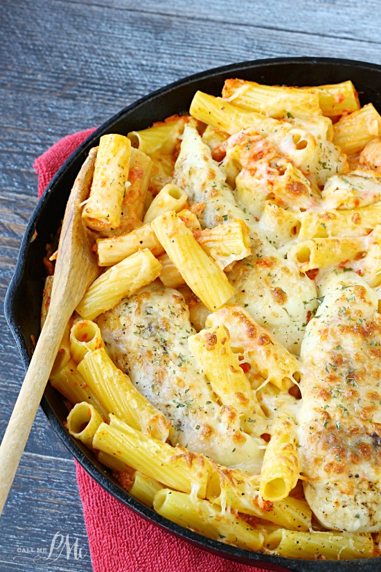 creamy roasted red pepper chicken pasta