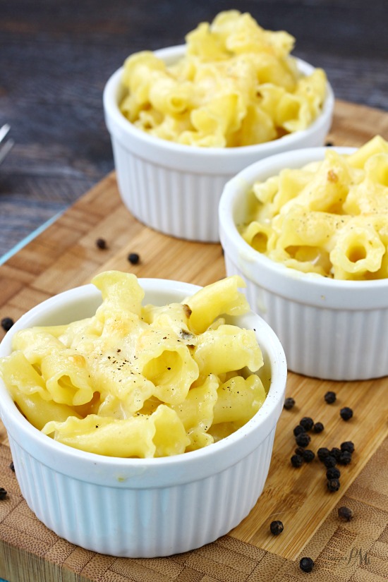 3 Ingredient Mac and Cheese Recipe full of gooey, cheesy goodness with just 3 ingredients! #macandcheese #pasta #cheese #homemade #recipe #easy