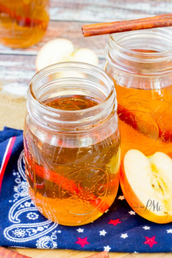This apple pie moonshine cocktail recipe tastes like apple pie a la mode! What Mixes Well With Apple Pie Moonshine - Quick Apple Pie Moonshine > Call Me PMc