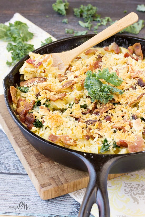 Bacon Kale Mac n Cheese is the ultimate comfort food. It has creamy cheese, salty bacon, sautéed kale and topped with buttery, crunchy crushed crackers.