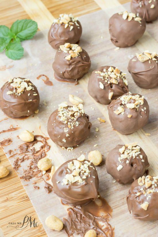 Chocolate Coated Banana Bread Cake Balls - banana cake is turned into truffles. Plus more tips on cake disasters and cooking hacks. Chocolate Coated Banana Bread Cake Balls are a fun and easy two-bite dessert. white chocolate banana cake balls