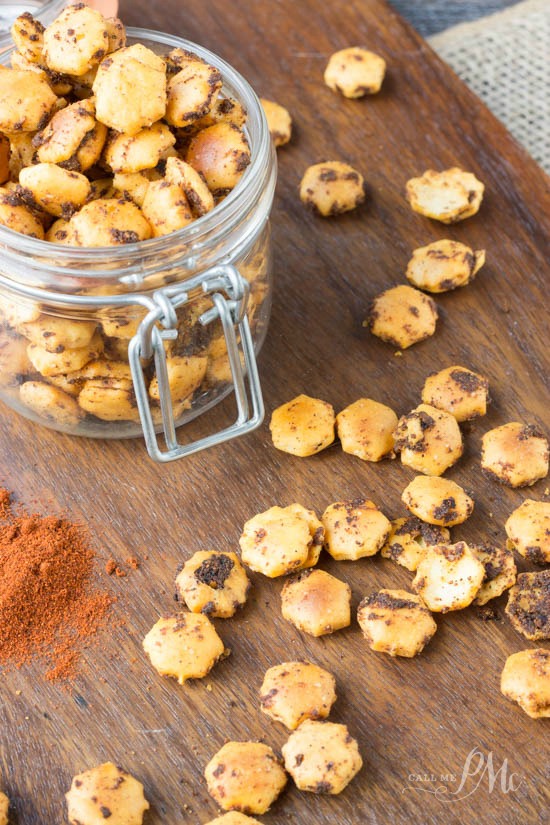 These snack crackers are buttery, crispy and spicy. Spicy Taco Oyster Crackers are perfectly seasoned with butter, chili powder, and taco seasoning. Spicy Taco Oyster Crackers