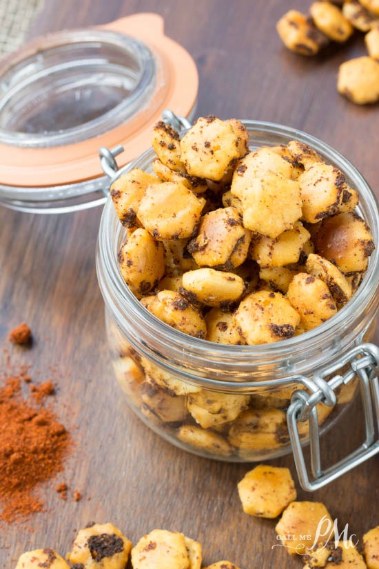Spicy Taco Oyster Crackers recipe -This snack recipe is so fast, easy, and satisfying. Every time I make them, people go nuts over them. They are particularly popular when watching footballs games and sipping on beer. 