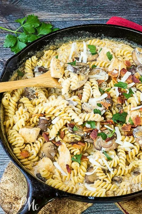 Stove Top Chicken Ricotta Pasta is full of chicken, bacon, mushrooms and more. Bonus? It's ready in less than 30 minutes!