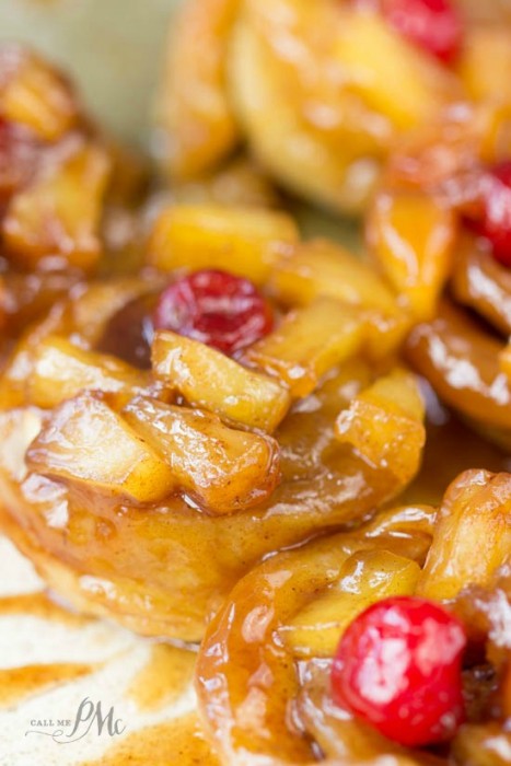 pineapple upside down cinnamon rolls
