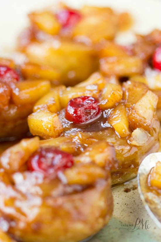 5 ingredient puff pastry pineapple upside down cinnamon rolls - 5 ingredients and less than 30 minutes #pineapple #pineappleupsidedown #dessert #breakfast #brunch #reicpe #easy pineapple upside down cinnamon rolls