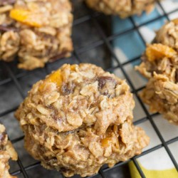 Healthy Oatmeal Date Breakfast Cookies