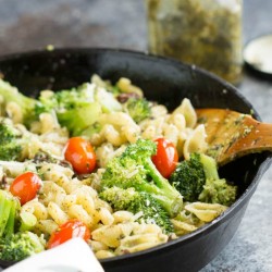 20 Minute Stovetop Sun Dried Tomato Broccoli Pesto Pasta