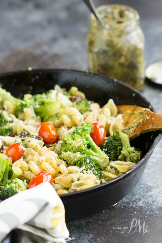 20 Minute Stovetop Sun Dried Tomato Broccoli Pesto Pasta recipe 20 minute pasta skillet with pesto sauce, sun dried tomatoes and Parmesan cheese