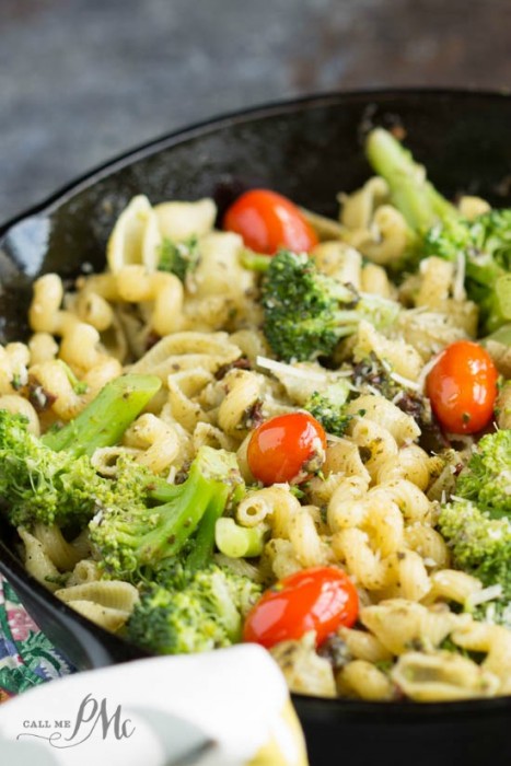 20 Minute Stovetop Sun Dried Tomato Broccoli Pesto Pasta