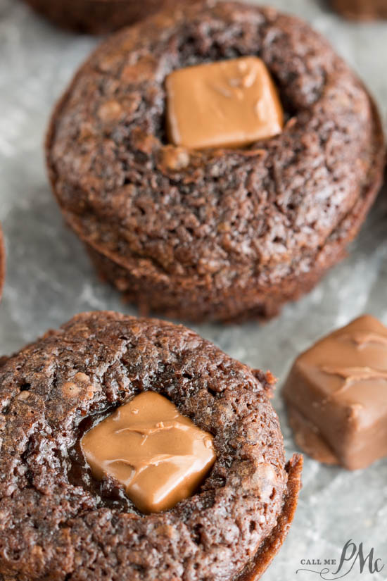 Snickers Candy Bar Brownie Bites recipe fudgy brownie bites recipe filled with candy bar decadence. This is a foolproof dessert. #MixUpTheMoment #ad