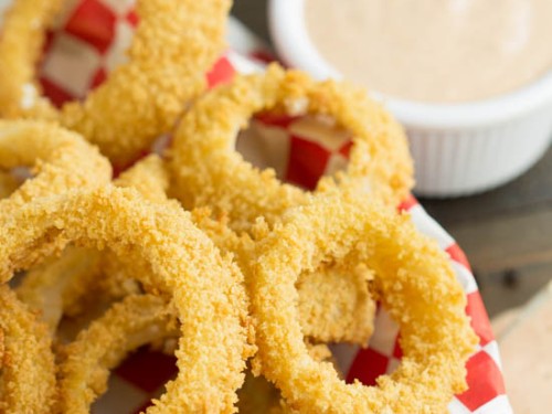 Oven-Fried-Onion-Rings-with-