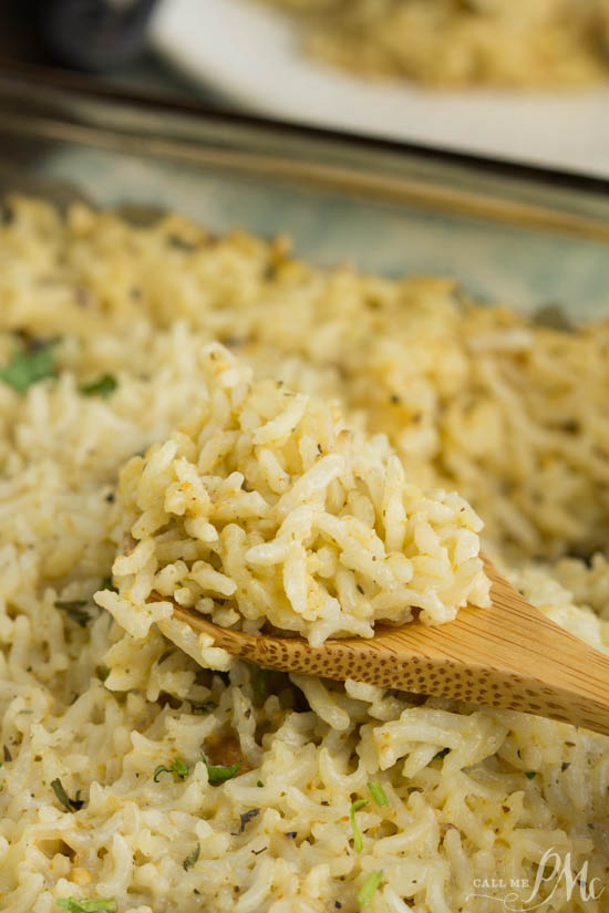 No Peek Chicken Rice Recipe! It's a one-dish, quickly prepped, put-it-in-the-oven-and-forget-it recipe that's out-of-this-world delicious too!