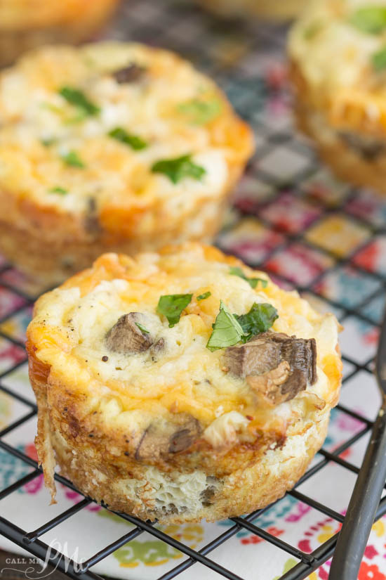 Easy recipe. breakfast. healthy. Turkey Sausage Frittata Recipe is a low calorie, low fat breakfast that's full of nutritious turkey sausage, egg whites, roasted cauliflower, and roasted mushrooms. It's so full of flavor you'll forget it's good for you too! Breakfast