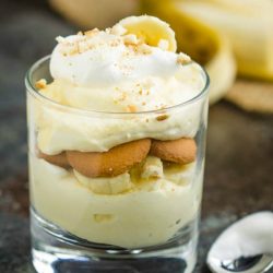 Quick, easy & delicious, Joanna Gaines Magnolia Bakery Banana Pudding Recipe is always a hit at a cookout or potluck. This easy banana pudding can be whipped up in just 10 minutes!
