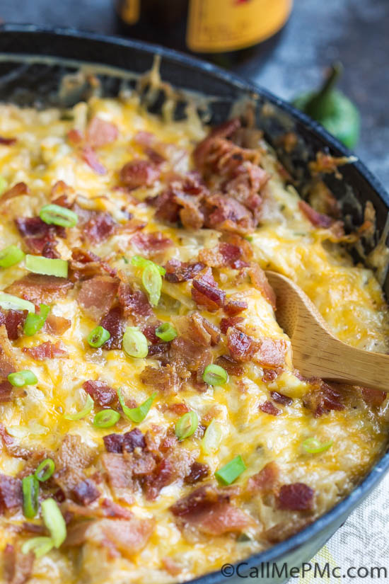 🎈THANKSGIVING SIDE DISH🎈 One Pan Best Damn Jalapeno Popper Hash Brown Casserole #Recipe is so AMAZING! Super easy and INSANELY DELICIOUS! A classic side dish kicked up, One Pan Best Damn Jalapeno Popper Hash Brown Casserole Recipe is the ultimate potluck dish that's always a crowd-pleaser. ✳️Full recipe> https://buff.ly/2DjYsNu . #callmepmc #southernfoodie #recipeblog #RecipeOfTheDay #potatoes #hashbrowns #Thanksgiving #s Jalapeno Popper Hash Brown Casserole